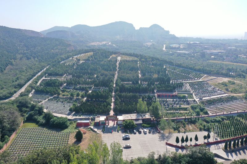 公墓环境